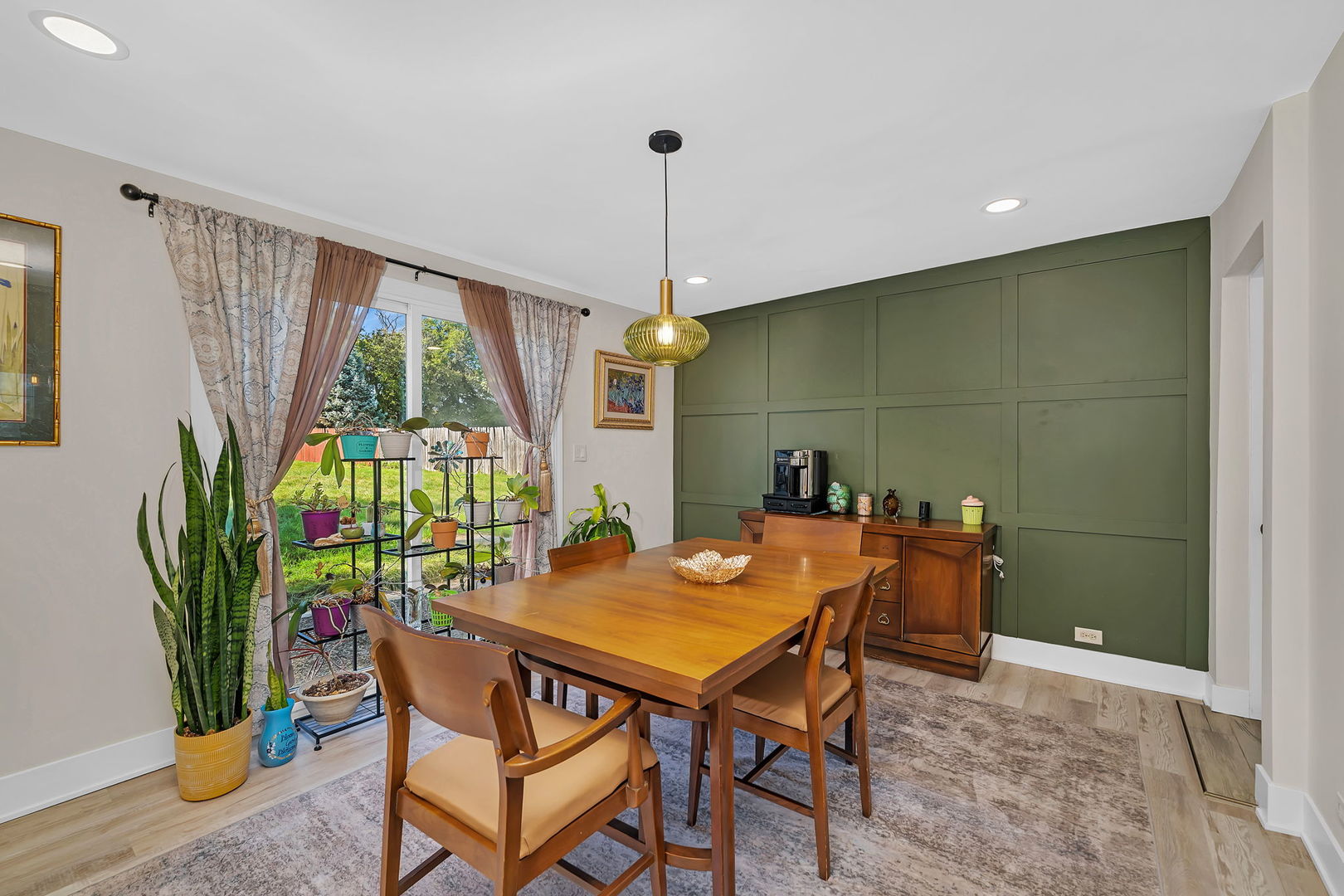 128 South Villa Avenue S Addison IL 60101