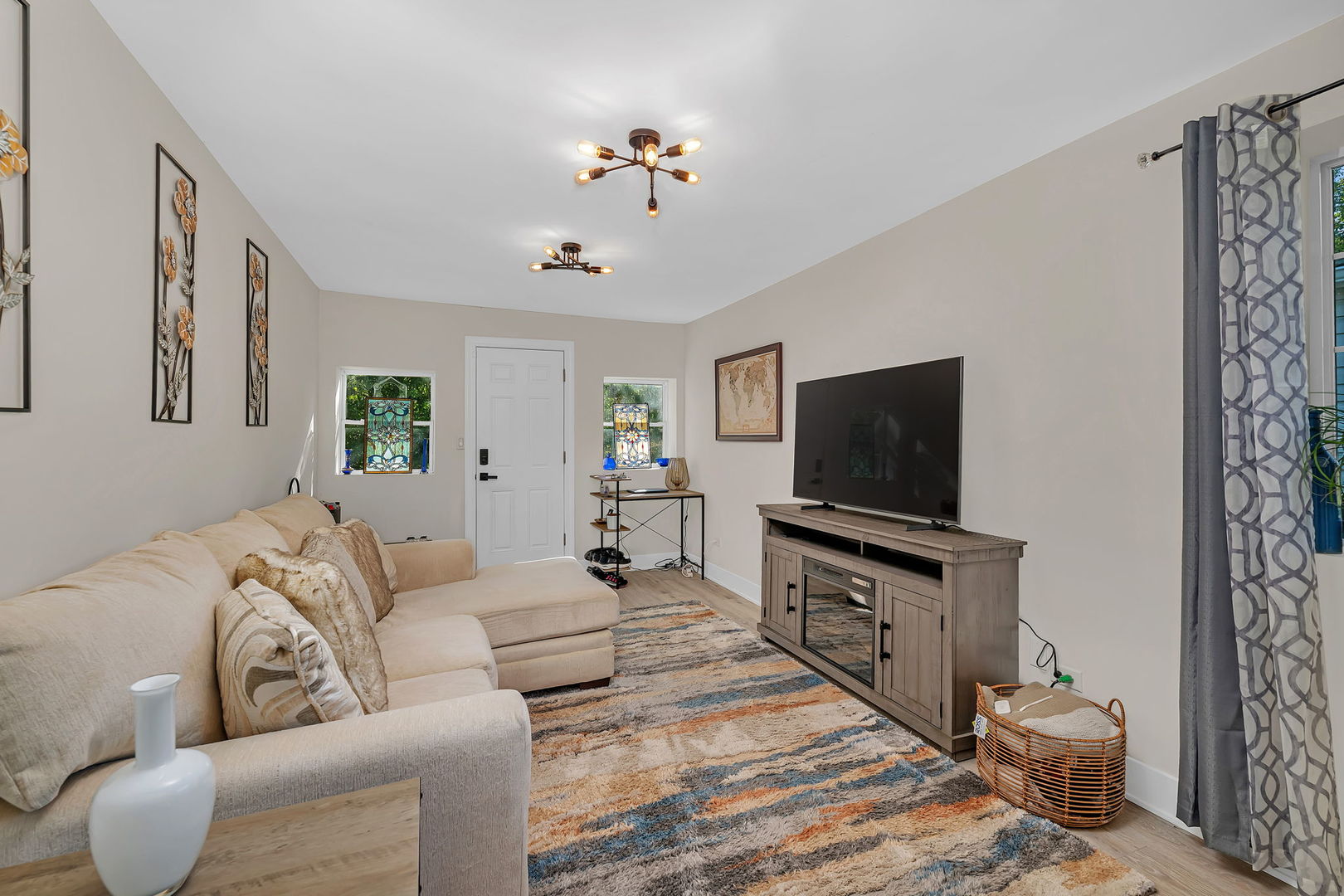 128 South Villa Avenue S Addison IL 60101