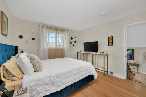 128 South Villa Avenue S Addison IL 60101