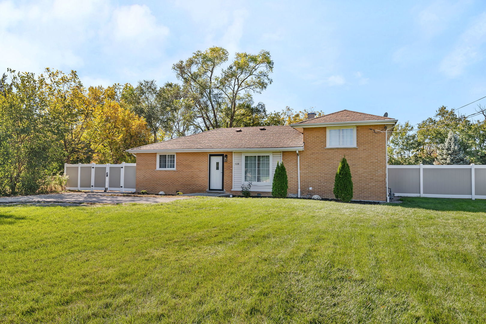 128 South Villa Avenue S Addison IL 60101