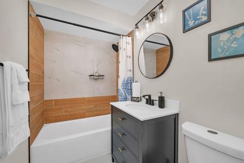 128 South Villa Avenue S Addison IL 60101