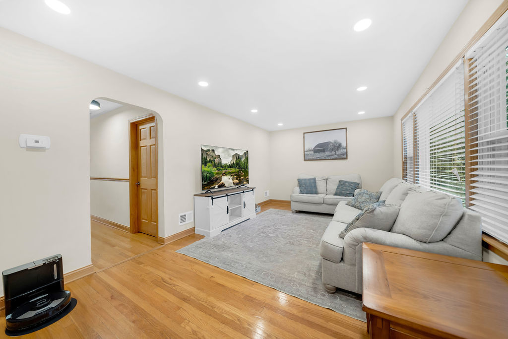 11151 South Christiana Avenue Chicago IL 60655