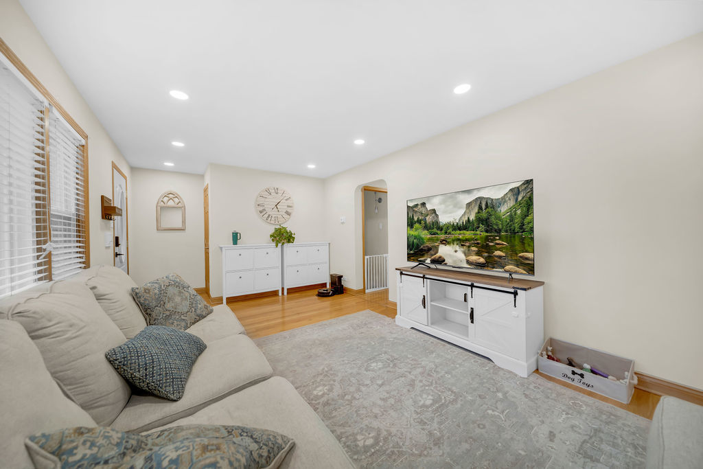 11151 South Christiana Avenue Chicago IL 60655