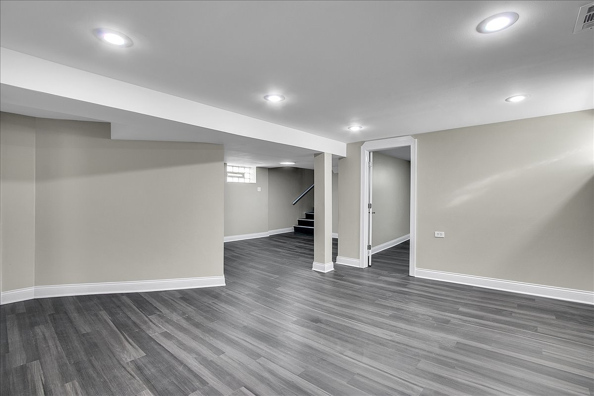 9709 South Avalon Avenue Chicago IL 60628