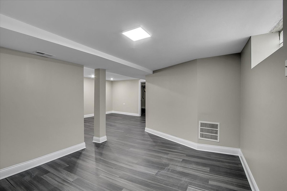 9709 South Avalon Avenue Chicago IL 60628