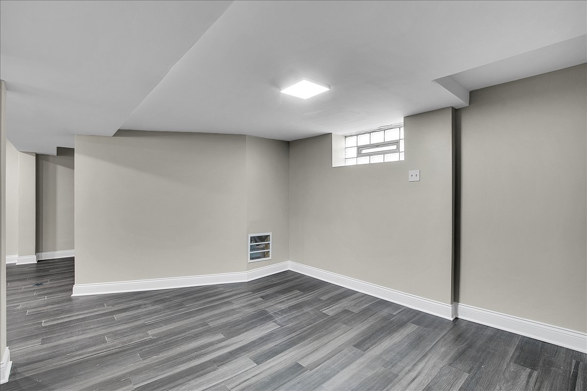9709 South Avalon Avenue Chicago IL 60628