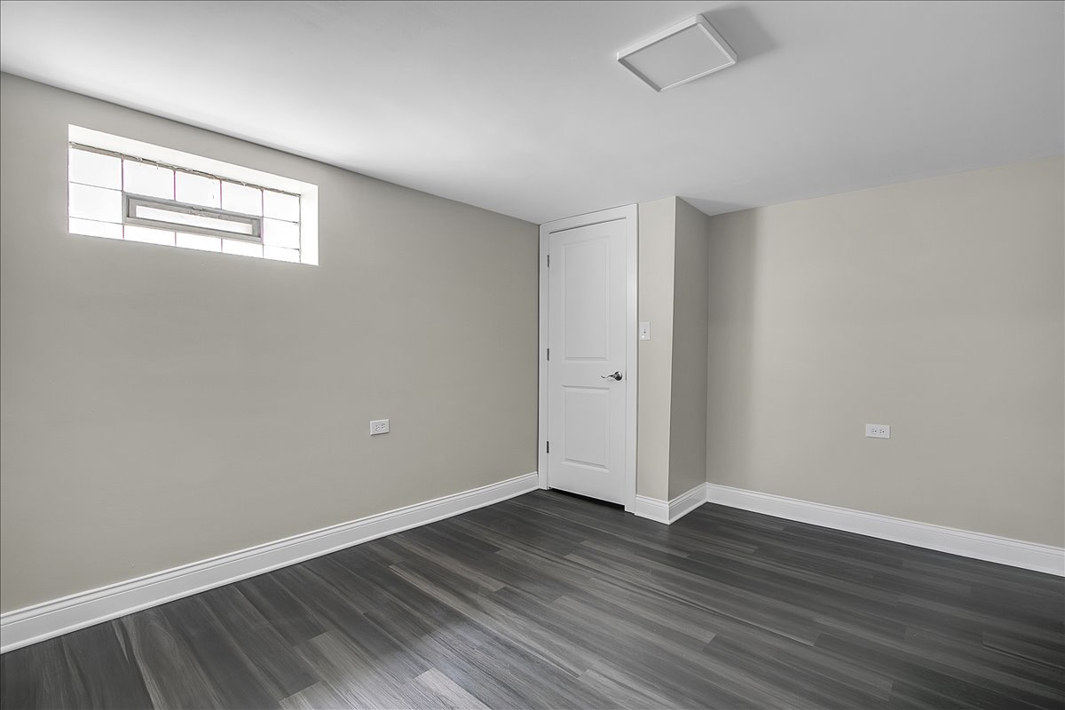 9709 South Avalon Avenue Chicago IL 60628
