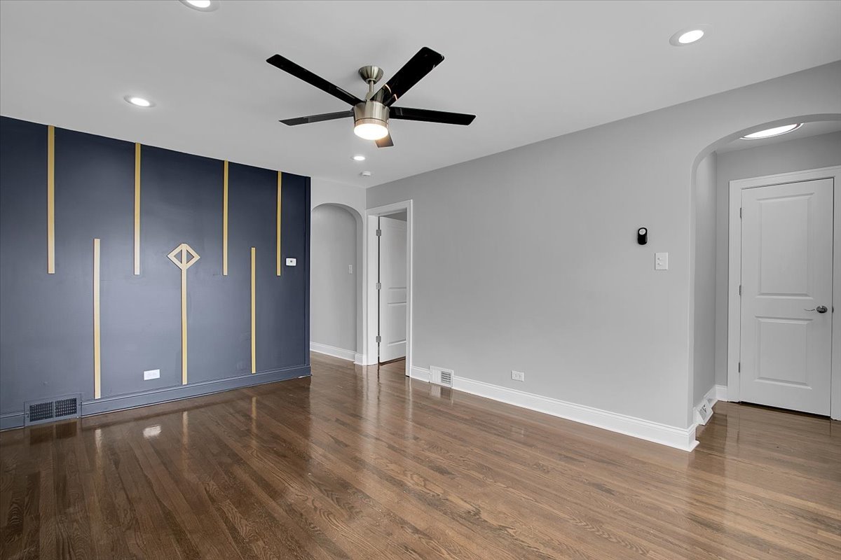 9709 South Avalon Avenue Chicago IL 60628