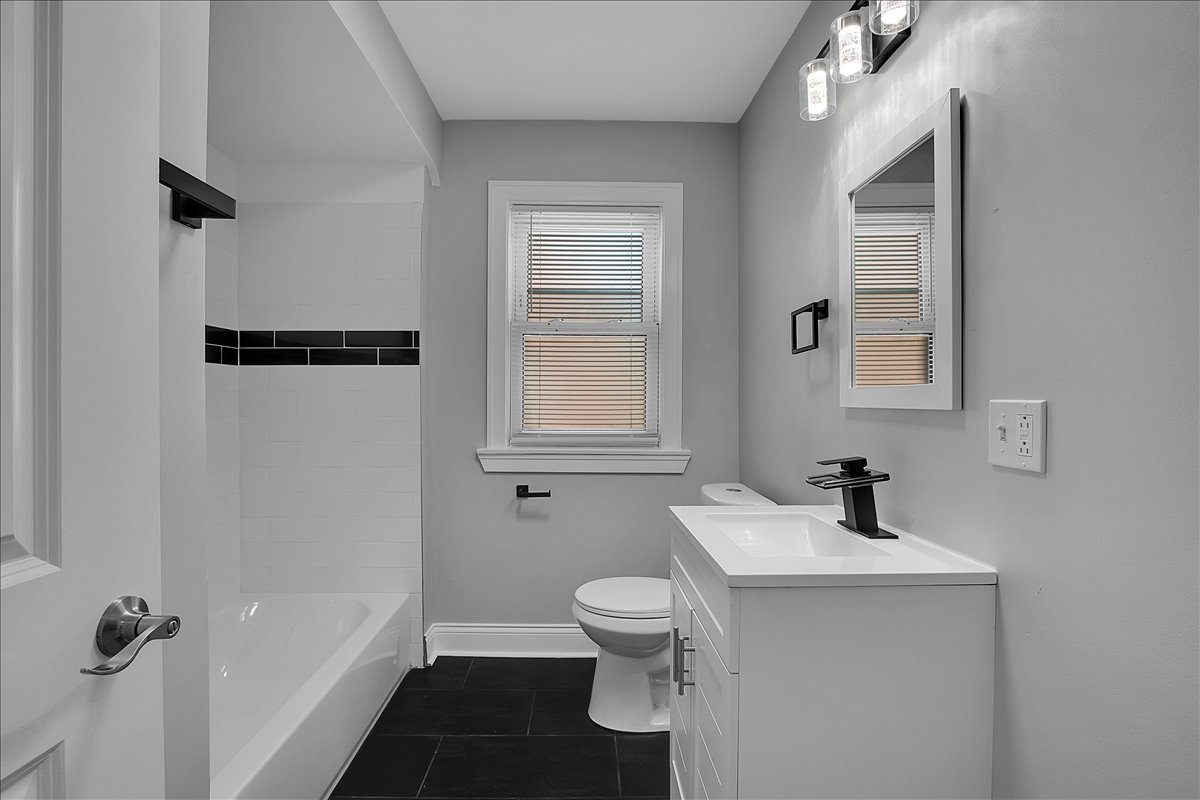 9709 South Avalon Avenue Chicago IL 60628