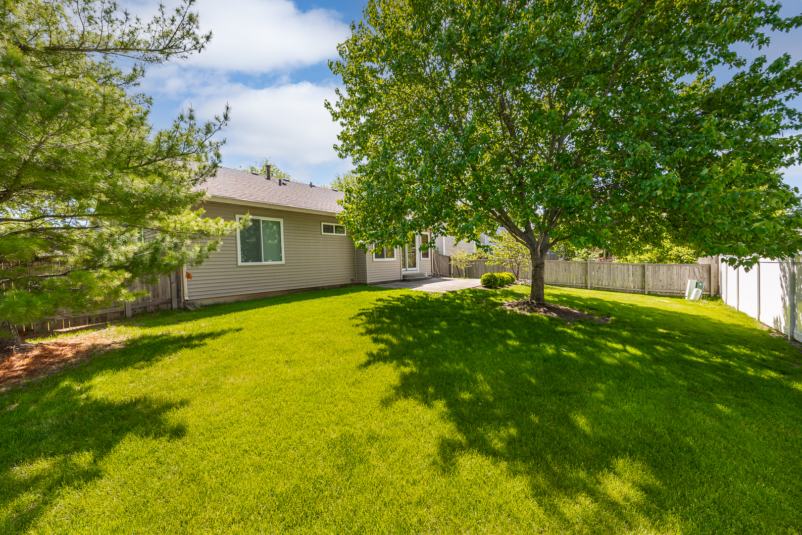 205 Woodlet Lane Bolingbrook IL 60490