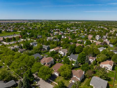 205 Woodlet Lane Bolingbrook IL 60490