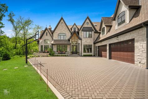 6270 South Garfield Avenue Burr Ridge IL 60527