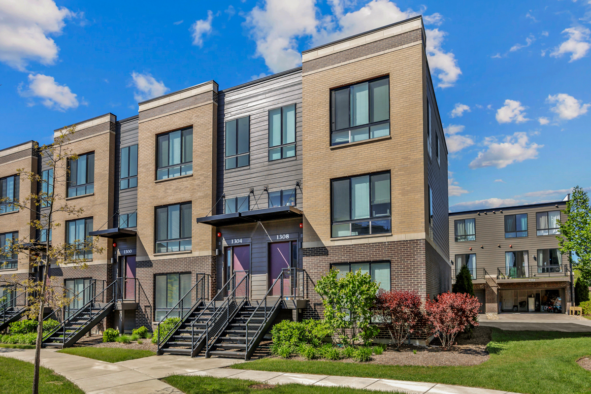 1308 Catalina Court Schaumburg IL 60173