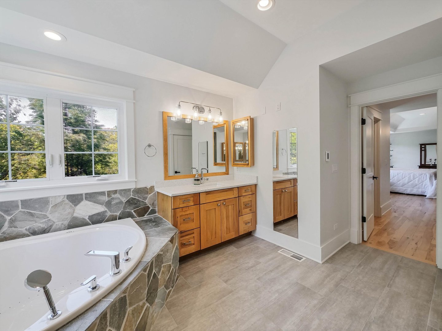 S492 Rebecca Lane Winfield IL 60190