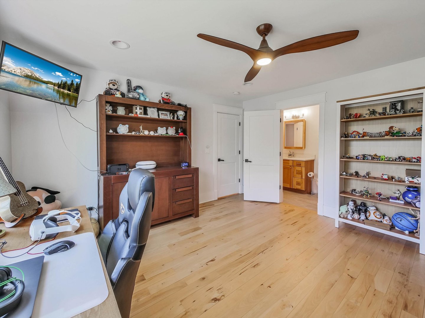 S492 Rebecca Lane Winfield IL 60190