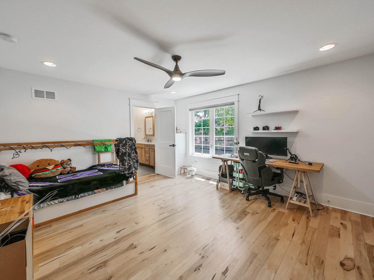 S492 Rebecca Lane Winfield IL 60190