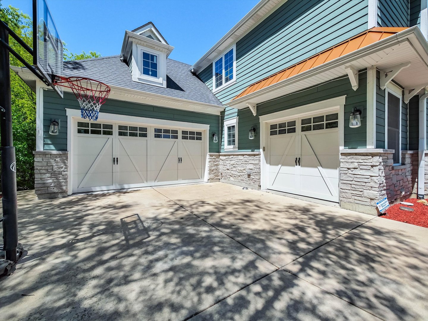S492 Rebecca Lane Winfield IL 60190