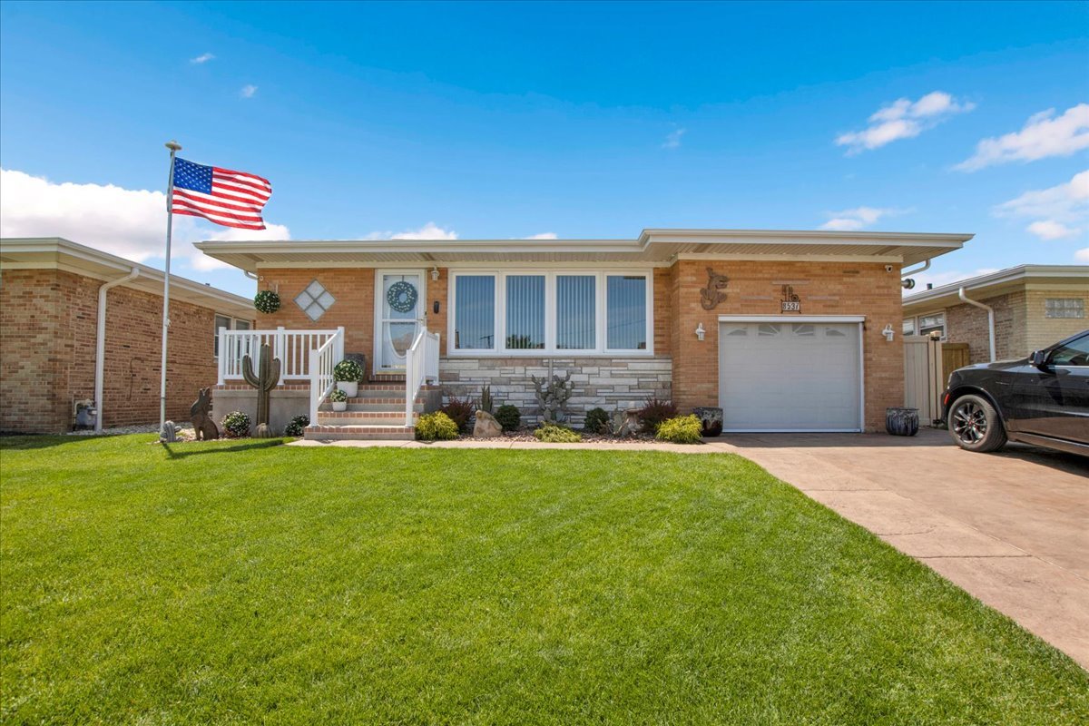 8537 West Winona Street Chicago IL 60656