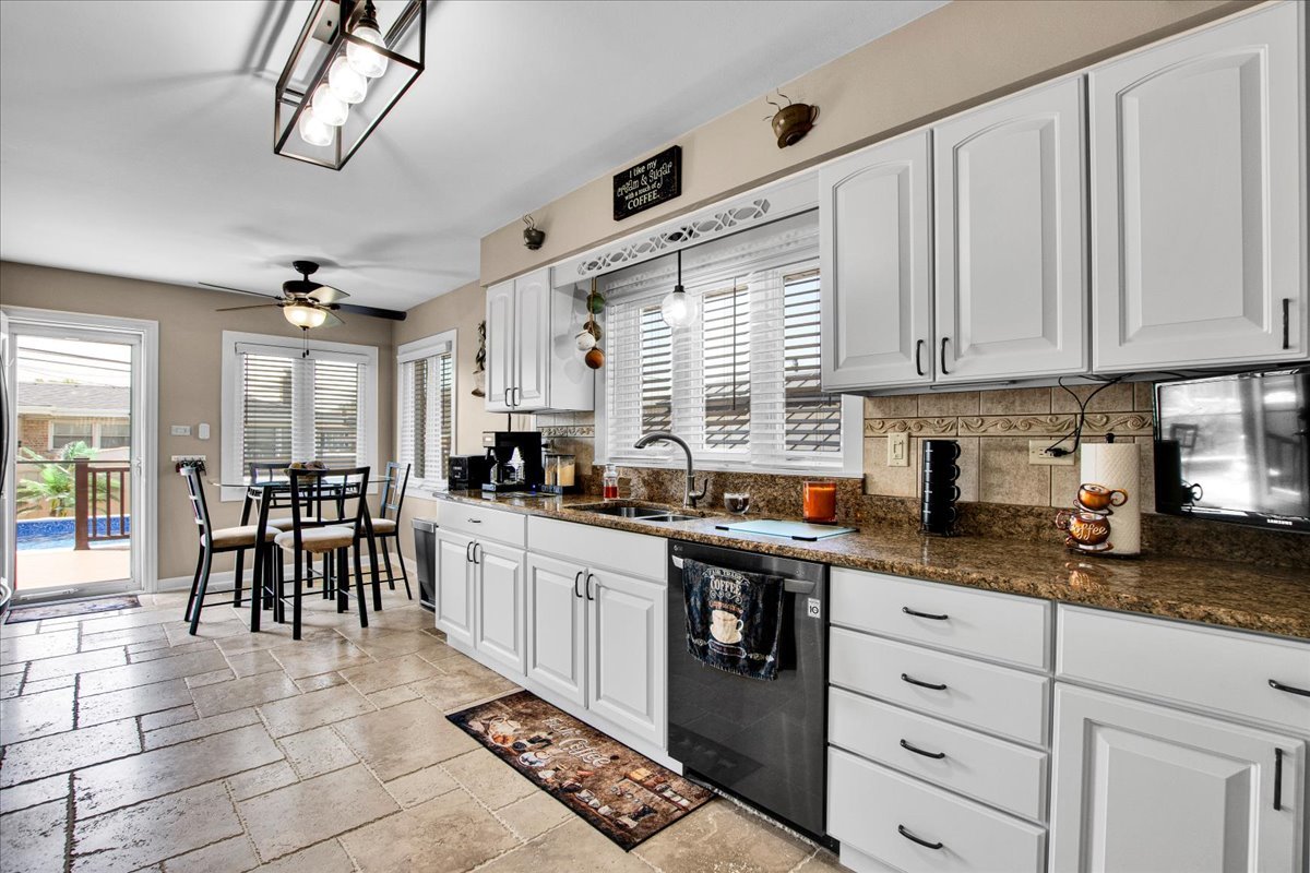 8537 West Winona Street Chicago IL 60656