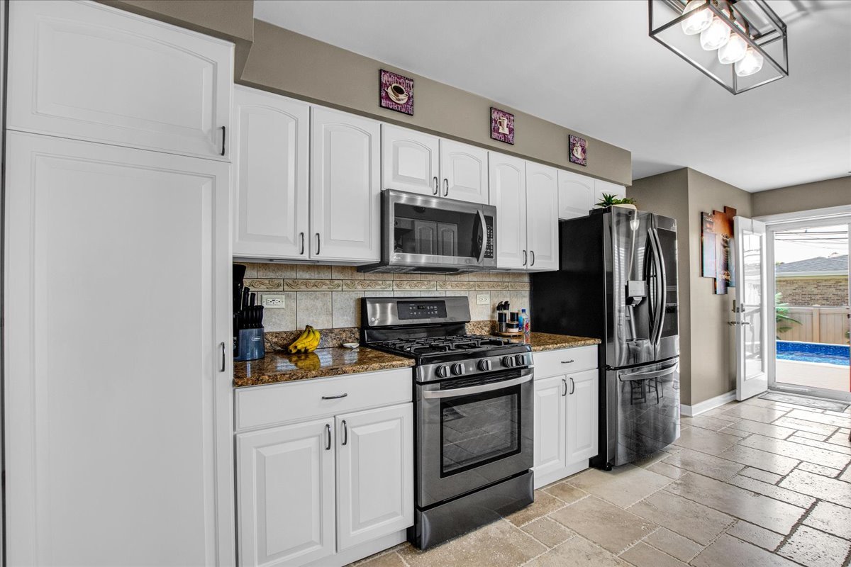 8537 West Winona Street Chicago IL 60656