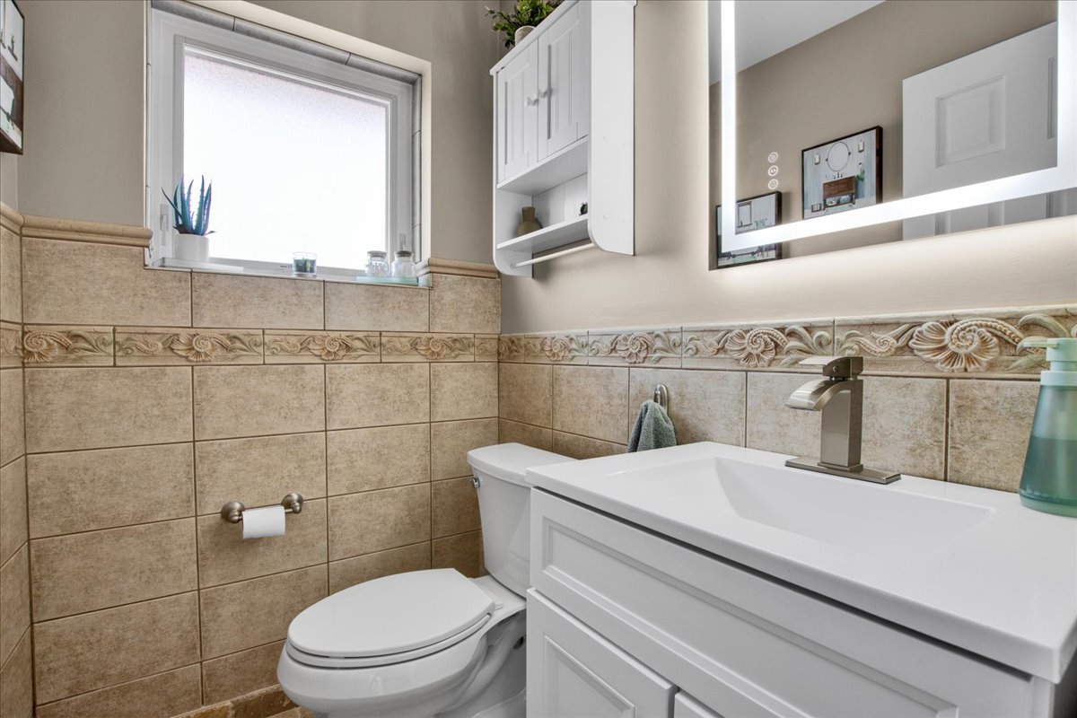 8537 West Winona Street Chicago IL 60656