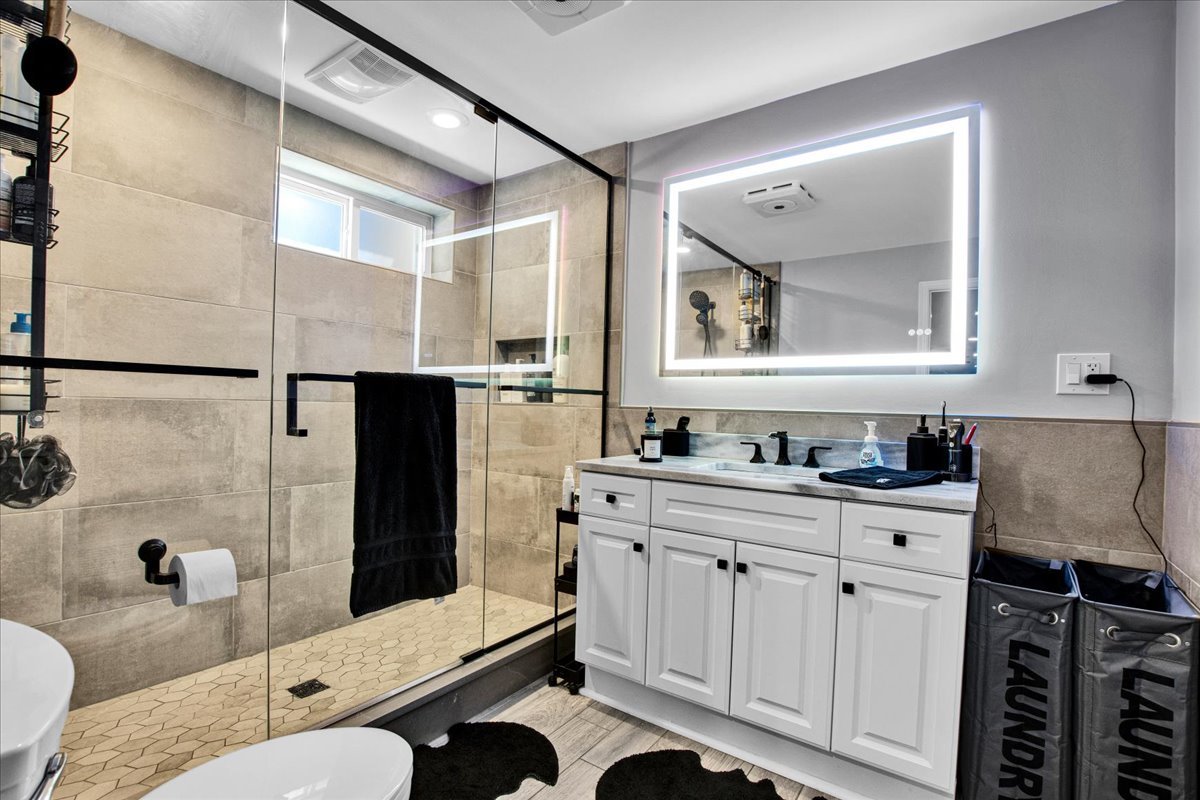 8537 West Winona Street Chicago IL 60656