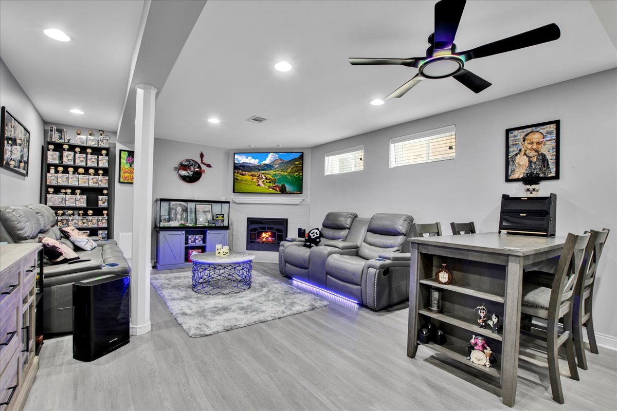8537 West Winona Street Chicago IL 60656