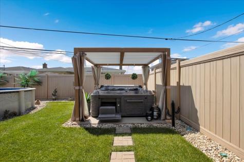 8537 West Winona Street Chicago IL 60656