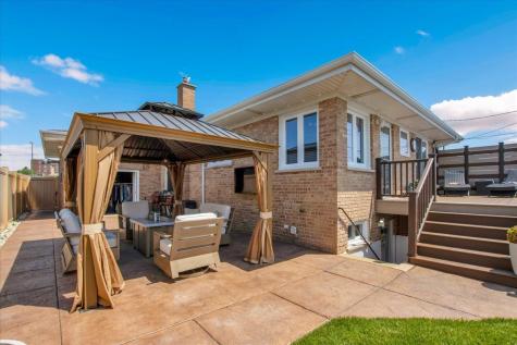 8537 West Winona Street Chicago IL 60656