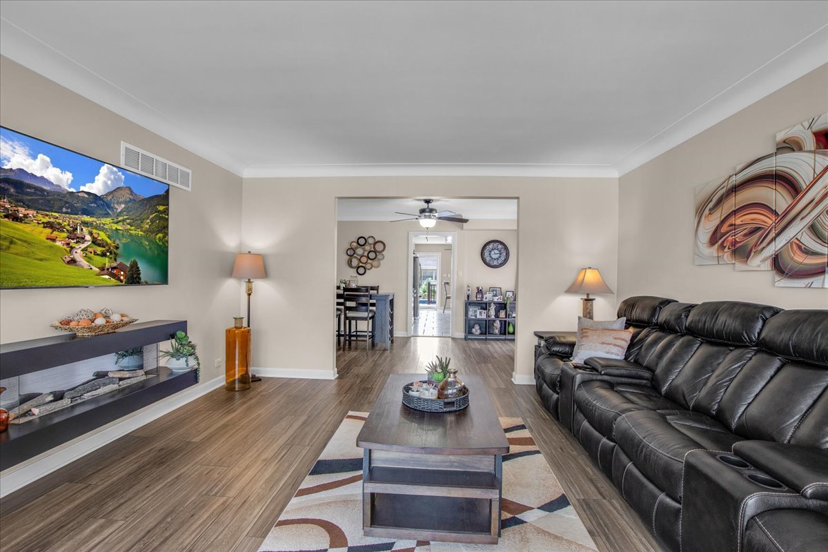 8537 West Winona Street Chicago IL 60656