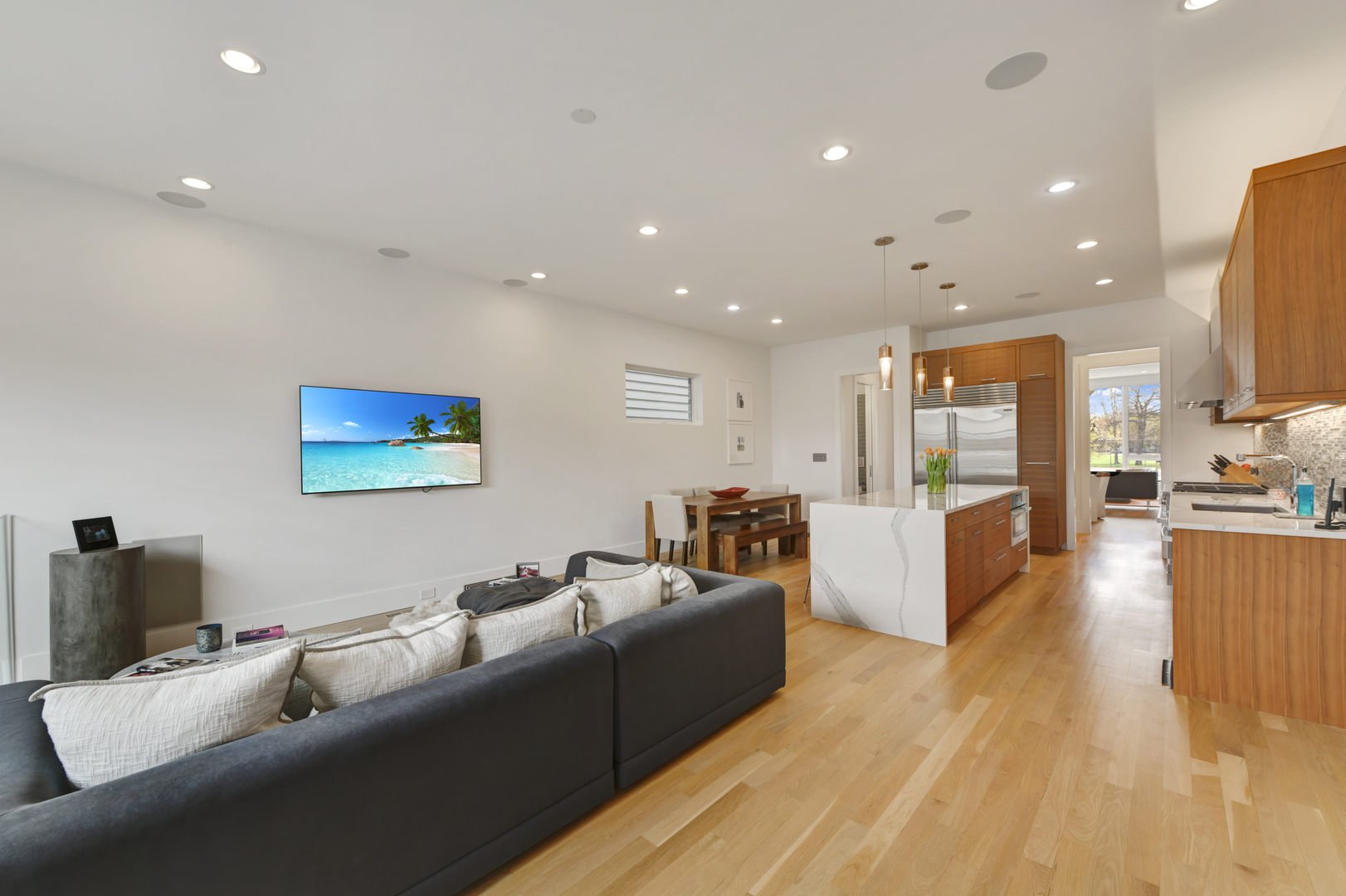 3012 North Hoyne Avenue Chicago IL 60618
