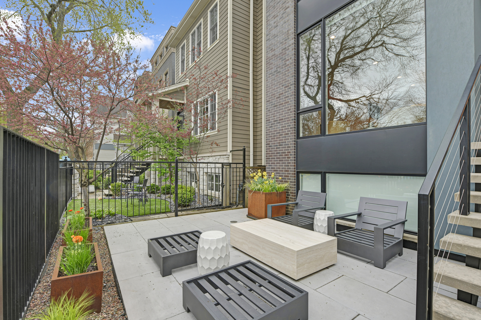 3012 North Hoyne Avenue Chicago IL 60618