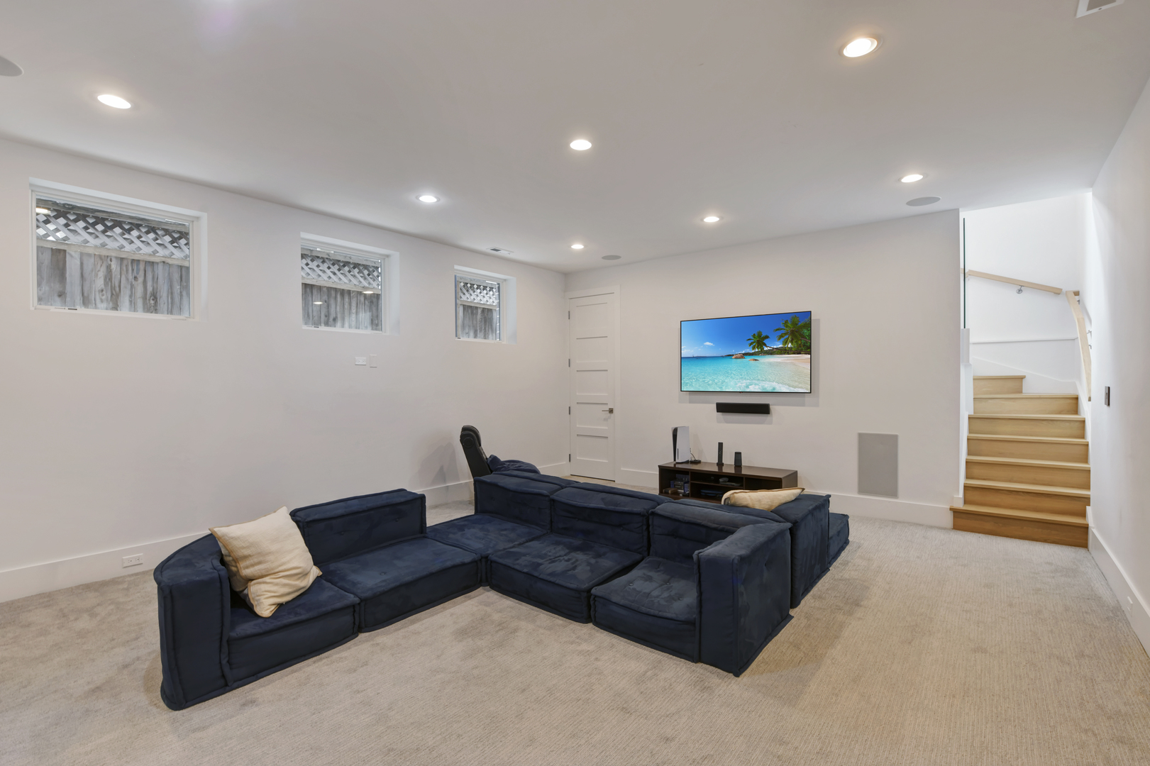 3012 North Hoyne Avenue Chicago IL 60618
