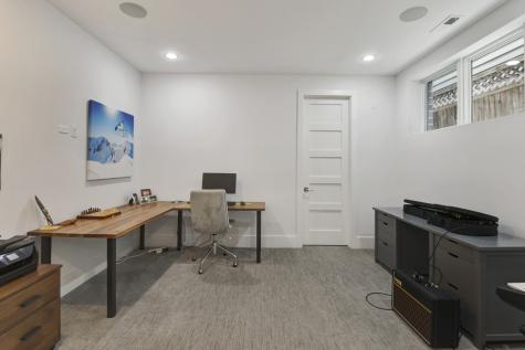 3012 North Hoyne Avenue Chicago IL 60618