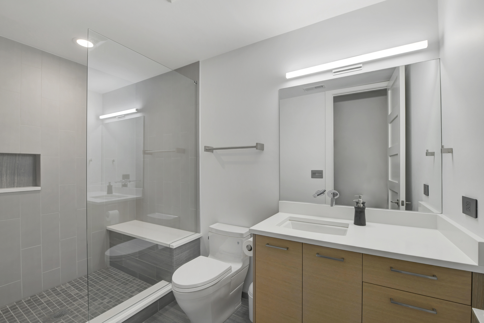 3012 North Hoyne Avenue Chicago IL 60618