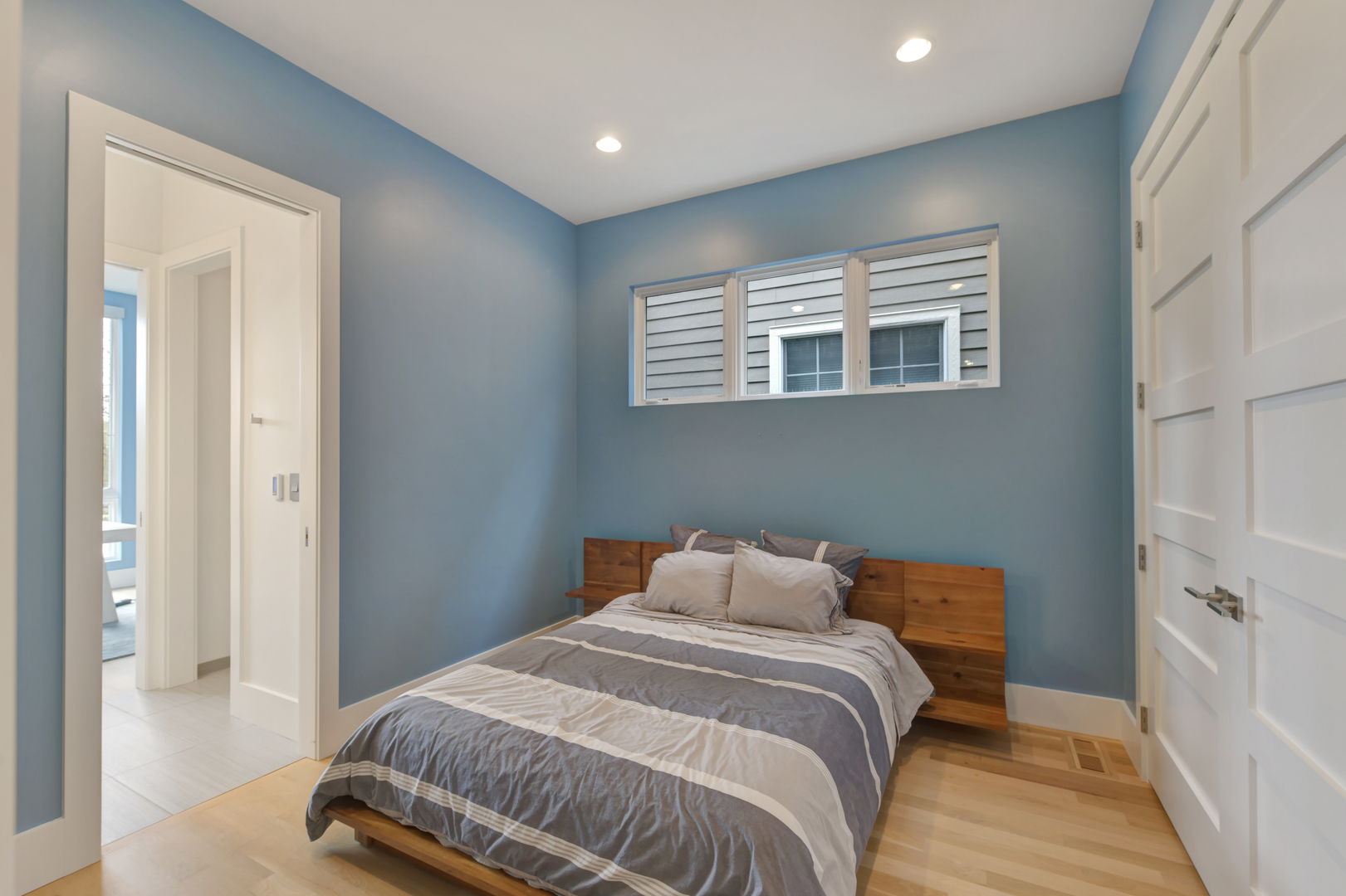 3012 North Hoyne Avenue Chicago IL 60618