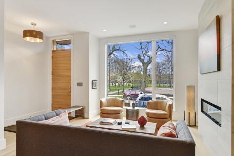 3012 North Hoyne Avenue Chicago IL 60618
