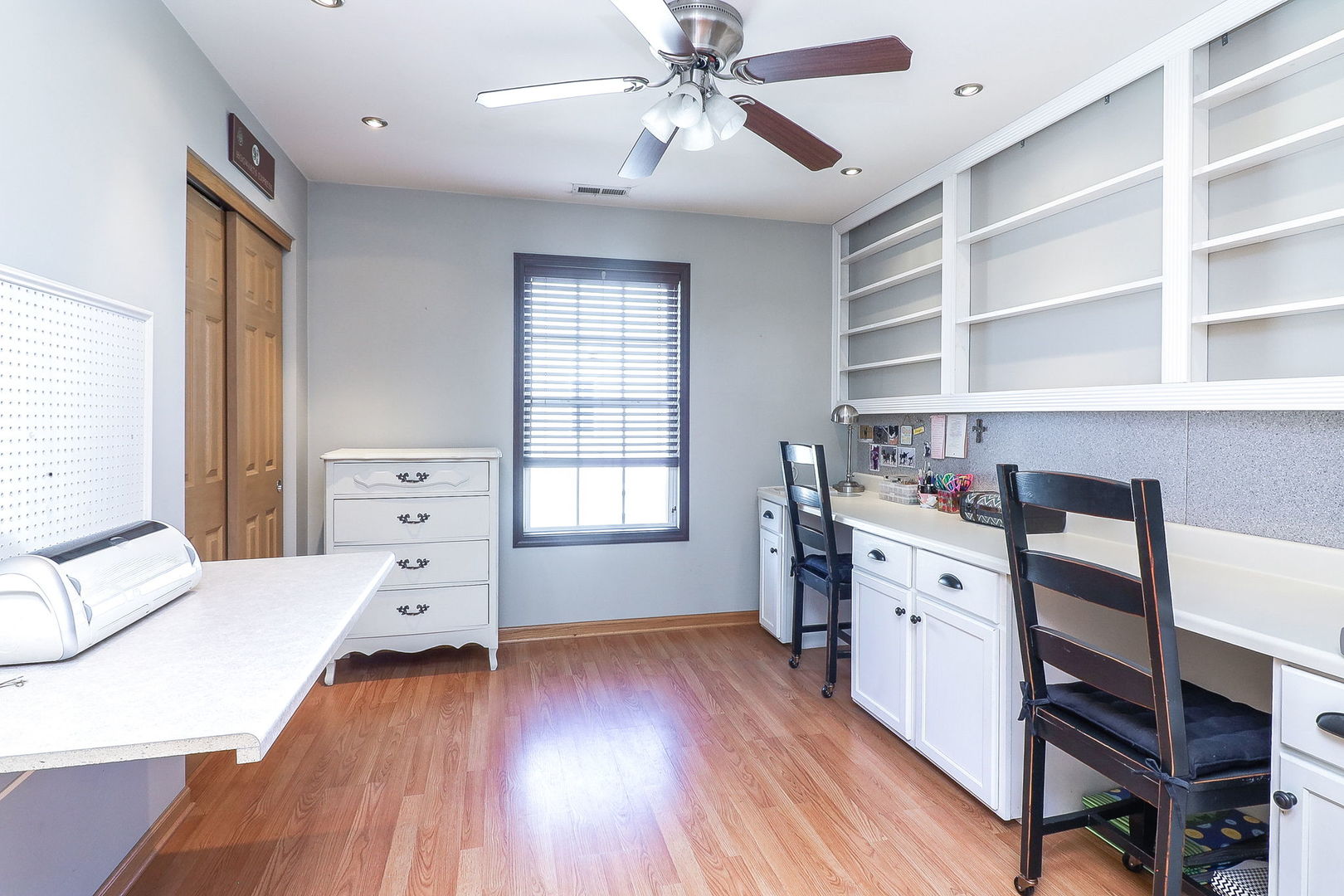 406 South Palmer Drive Bolingbrook IL 60490