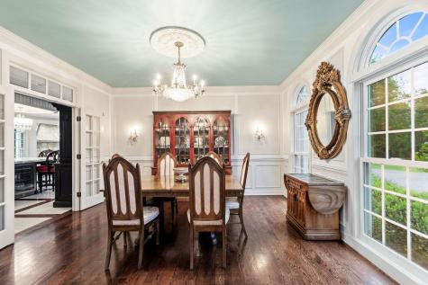 1110 Fox Glen Drive St. Charles IL 60174
