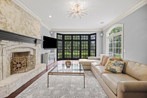 1110 Fox Glen Drive St. Charles IL 60174