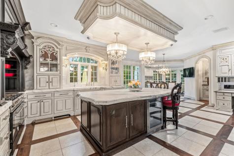 1110 Fox Glen Drive St. Charles IL 60174