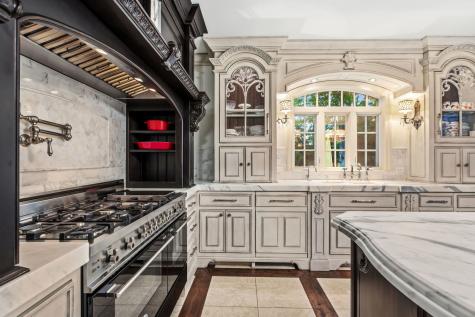 1110 Fox Glen Drive St. Charles IL 60174