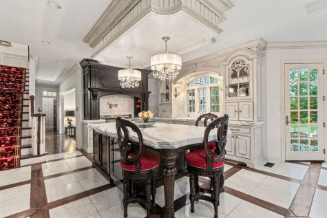 1110 Fox Glen Drive St. Charles IL 60174