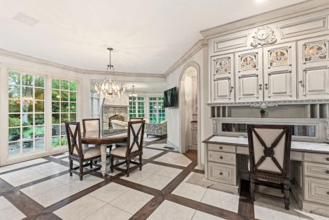 1110 Fox Glen Drive St. Charles IL 60174