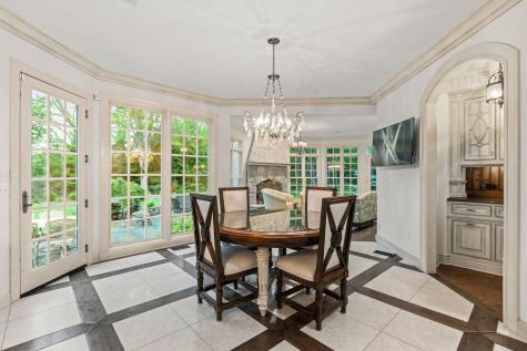 1110 Fox Glen Drive St. Charles IL 60174
