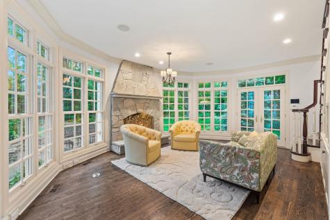 1110 Fox Glen Drive St. Charles IL 60174