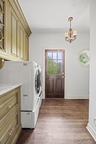 1110 Fox Glen Drive St. Charles IL 60174