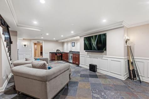 1110 Fox Glen Drive St. Charles IL 60174