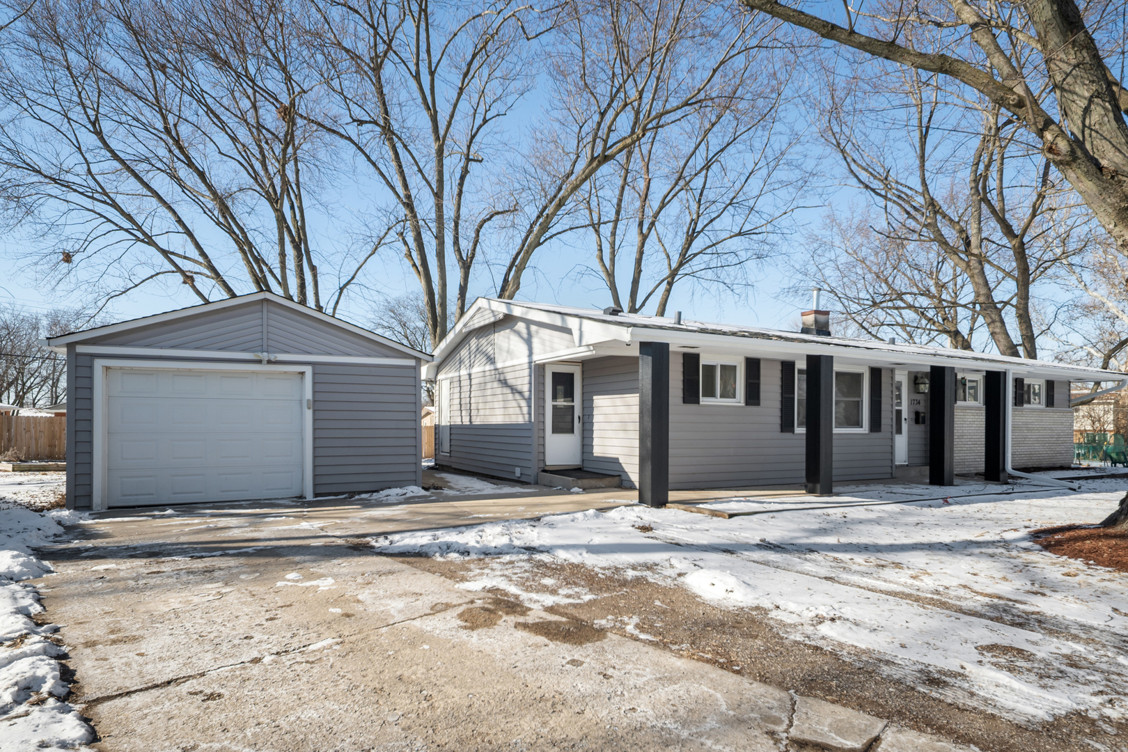 1734 Rosedale Court Aurora IL 60506