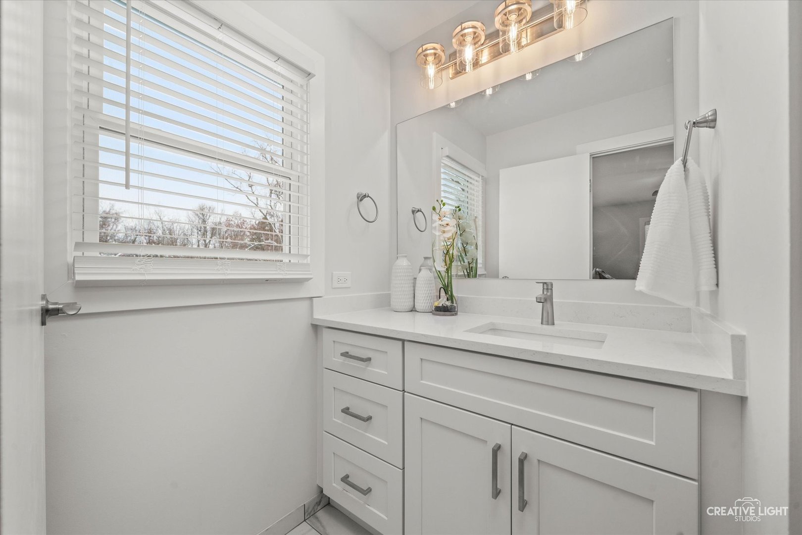 704 Plainfield Road Downers Grove IL 60516